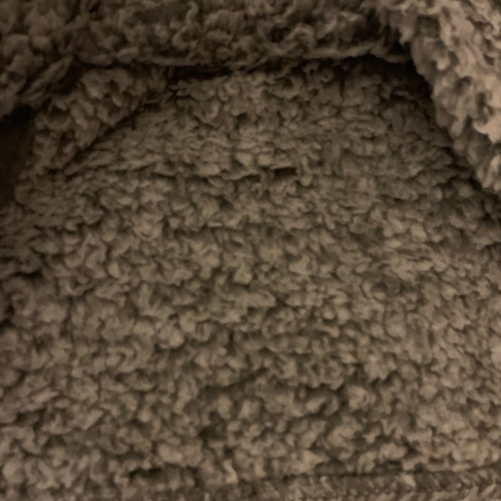 Vegan Sherpa Pullover - Picture 3 of 4